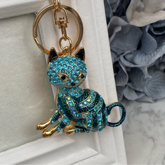 Blue Striped Crystal Egyptian Tabby Cat Keychain Charm - Picture 4 of 16